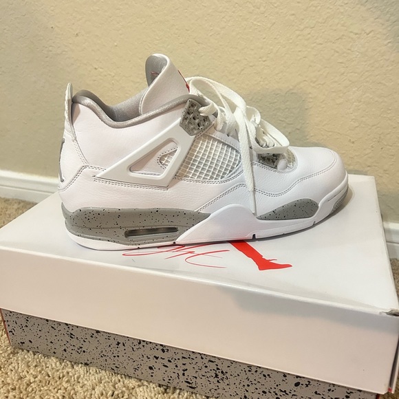 BRAND NEW! JORDAN 4 RETRO OREO - WHITE/FIRE RED, TECH GREY-BLACK

SIZE US M10.5 - Picture 1 of 5